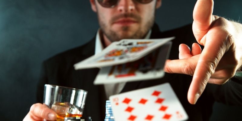Bài Poker RIKVIP - Tổng Hợp Tất Tần Tật Cách Đánh Bài 5 Sai lầm phổ biến khi đánh bài Poker