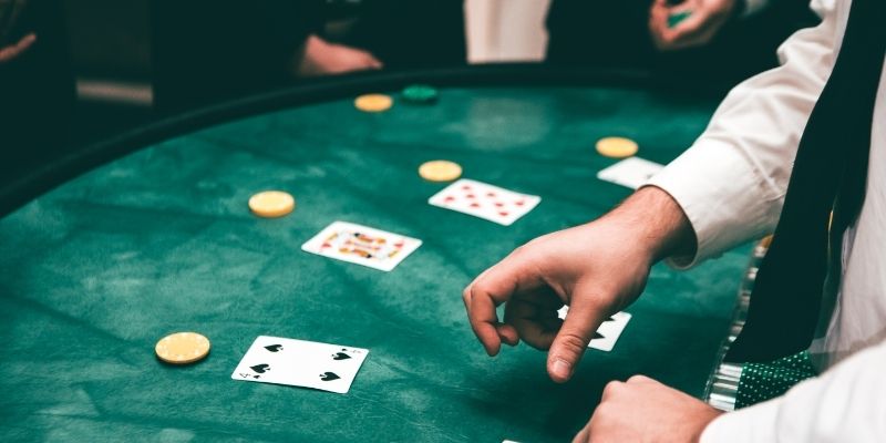 Bài Poker RIKVIP - Tổng Hợp Tất Tần Tật Cách Đánh Bài 3 Tổng hợp các phiên bản chơi Poker phổ biến